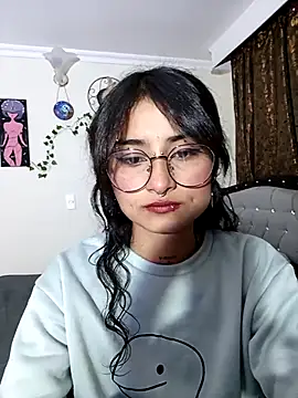Snapshot of Lili__Clan chatting on 7, 5, 2026 Lili Clan online show from 7, 5, 2026