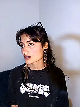 Lili  Clan online show from 3, 3, 2026