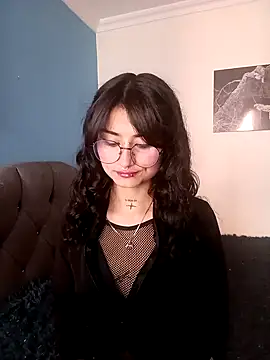 Lili  Clan online show from 29, 4, 2026