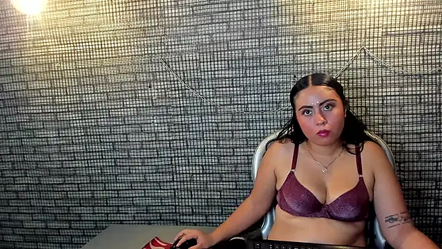 hillary bigbutt online show from 29, 3, 2026