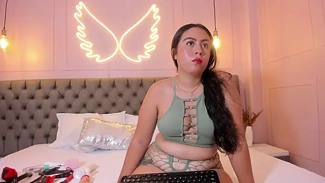 hillary bigbutt online show from 3, 3, 2026