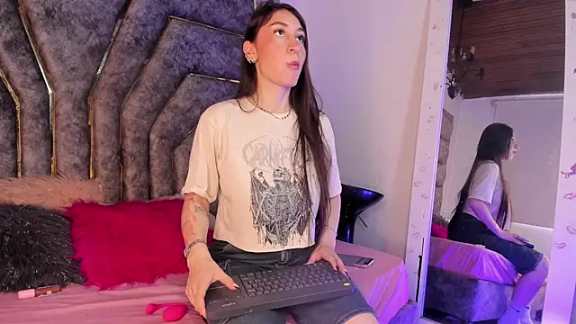 Snapshot of MaddyCarter chatting on 15, 5, 2026 MaddyCarter online show from 15, 5, 2026