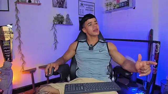 Snapshot of Rob_zaens33 chatting on 5, 3, 2026 Rob zaens33 online show from 5, 3, 2026