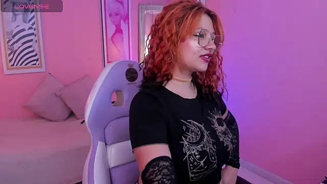 Snapshot of _carlotta_x chatting on 19, 5, 2026 carlotta x online show from 19, 5, 2026