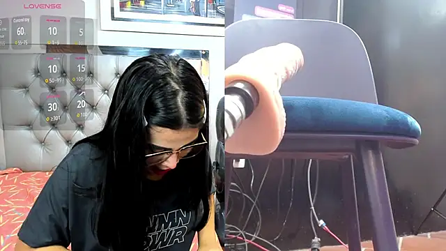 Snapshot of mila_quin chatting on 13, 5, 2026 mila quin online show from 13, 5, 2026