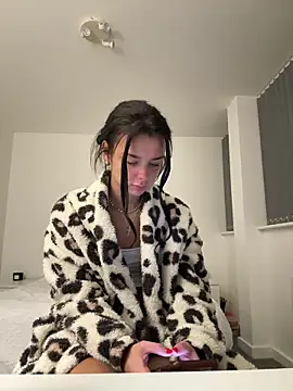 Snapshot of Amberbanxx chatting on 3, 4, 2026 Amberbanxx online show from 3, 4, 2026