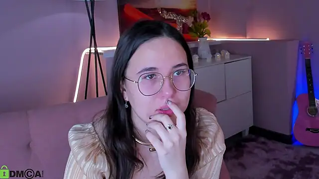 leylamirage online show from 11, 3, 2026