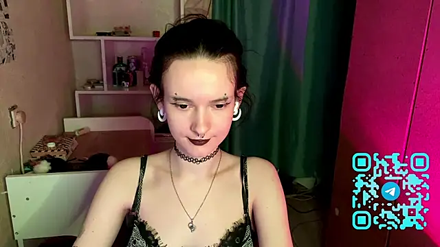 MabelDefina online show from 26, 4, 2026