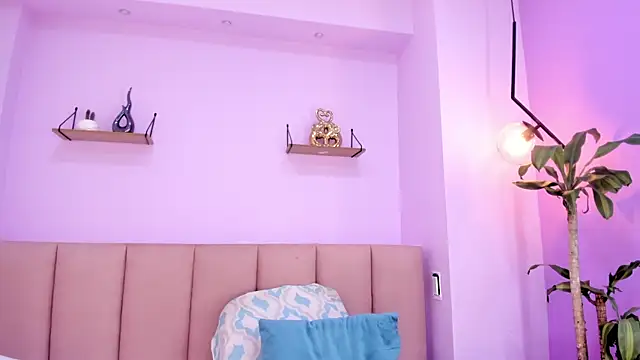 camila scoth online show from 7, 4, 2026