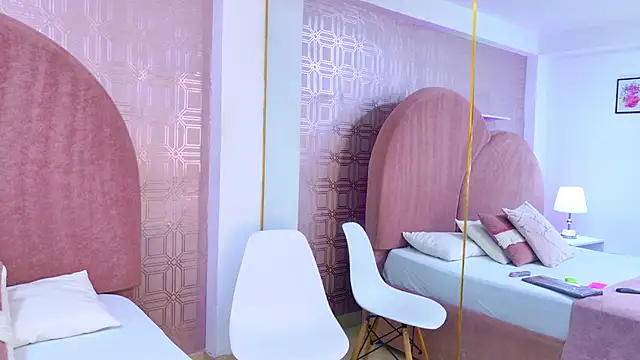 Khloe Moon online show from 18, 3, 2026