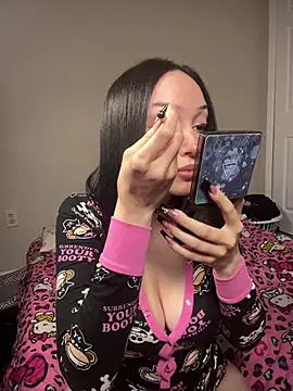 strwbrrymilk online show from 31, 3, 2026