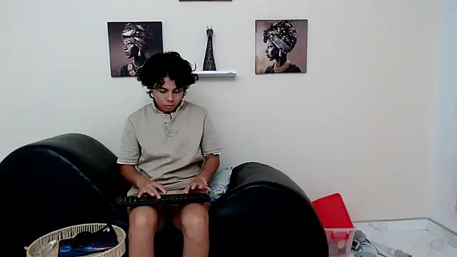 skinnysexy18 online show from 7, 4, 2026