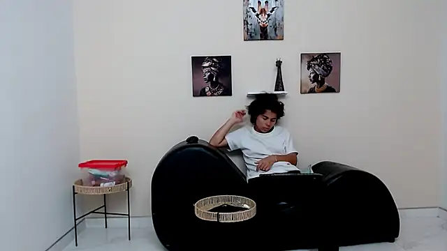 skinnysexy18 online show from 23, 4, 2026