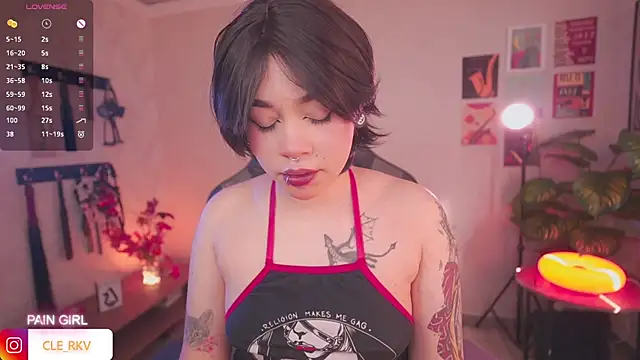 Snapshot of violette_clerk1_ chatting on 18, 7, 2026 violette clerk1 online show from 18, 7, 2026