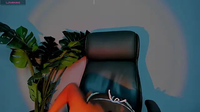 zara leee online show from 22, 4, 2026