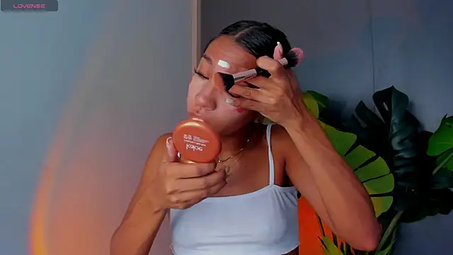 Snapshot of zara_leee chatting on 23, 5, 2026 zara leee online show from 23, 5, 2026