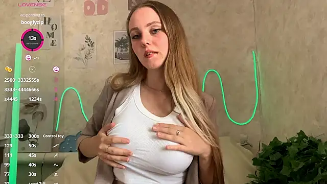Snapshot of VictoriaDeese chatting on 17, 7, 2026 VictoriaDeese online show from 17, 7, 2026
