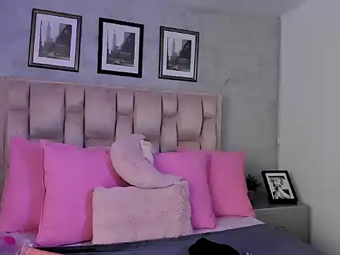 Snapshot of IsabellaRossi chatting on 13, 4, 2026 IsabellaRossi online show from 13, 4, 2026