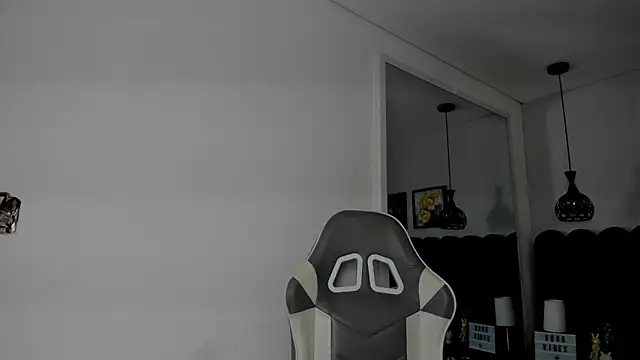 Bella  Peach online show from 20, 4, 2026