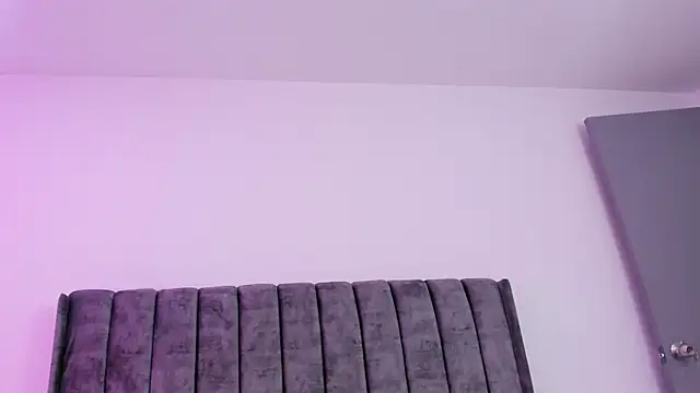 Evelin  thompsson online show from 31, 5, 2026