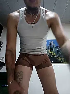 Valentino dominusSex online show from 16, 4, 2026