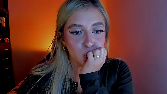 saradiazxxx online show from 29, 3, 2026