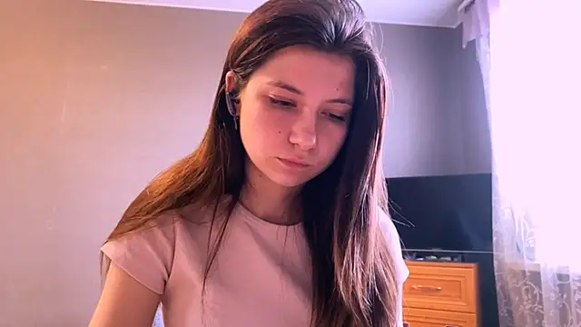 LunnaBliss online show from 7, 4, 2026