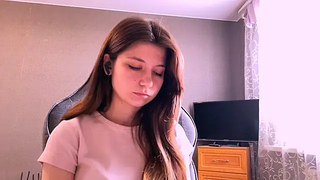 LunnaBliss online show from 17, 4, 2026