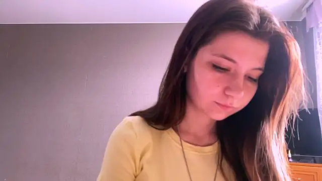 LunnaBliss online show from 5, 4, 2026