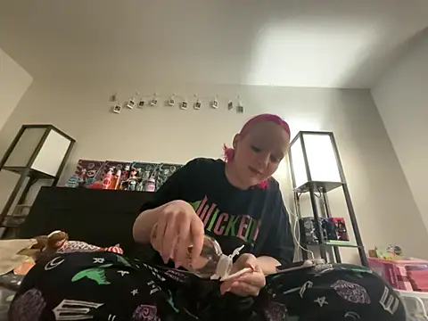 pinkhairfun16 online show from 4, 3, 2026