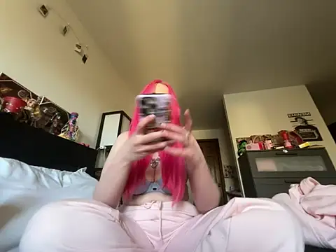 Snapshot of pinkhairfun16 chatting on 11, 3, 2026 pinkhairfun16 online show from 11, 3, 2026