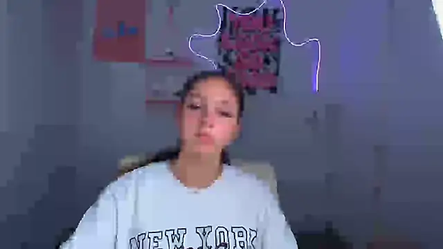 KissMeJulia online show from 30, 6, 2026