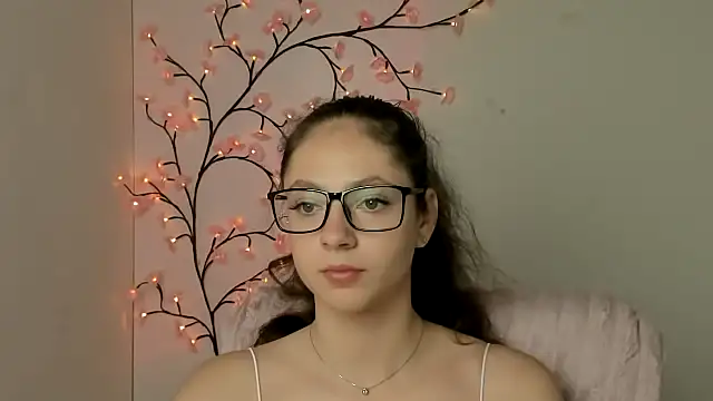 KissMeJulia online show from 26, 6, 2026