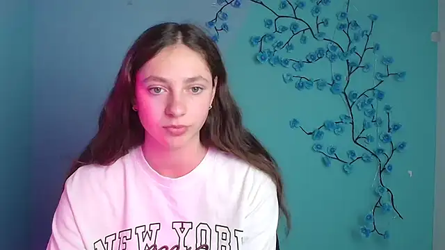KissMeJulia online show from 8, 5, 2026