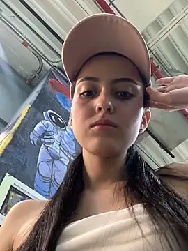 Snapshot of violetta_cutest_ chatting on 4, 4, 2026 violetta cutest online show from 4, 4, 2026