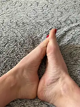 Frenchgirl45 online show from 10, 3, 2026