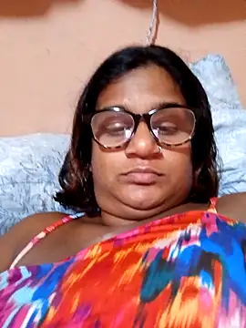 indianstrawberrylips4u online show from 16, 4, 2026