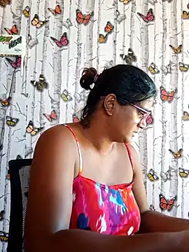 Snapshot of indianstrawberrylips4u chatting on 4, 5, 2026 indianstrawberrylips4u online show from 4, 5, 2026