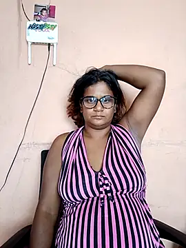 indianstrawberrylips4u online show from 13, 4, 2026