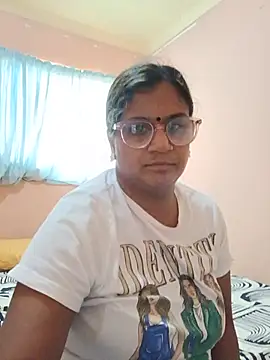 Snapshot of indianstrawberrylips4u chatting on 29, 7, 2026 indianstrawberrylips4u online show from 29, 7, 2026
