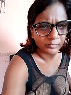 indianstrawberrylips4u online show from 20, 4, 2026