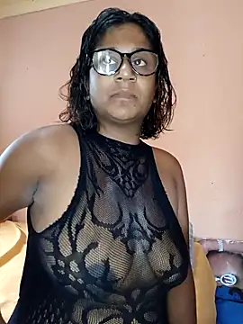 indianstrawberrylips4u online show from 17, 4, 2026