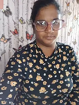 Snapshot of indianstrawberrylips4u chatting on 27, 5, 2026 indianstrawberrylips4u online show from 27, 5, 2026