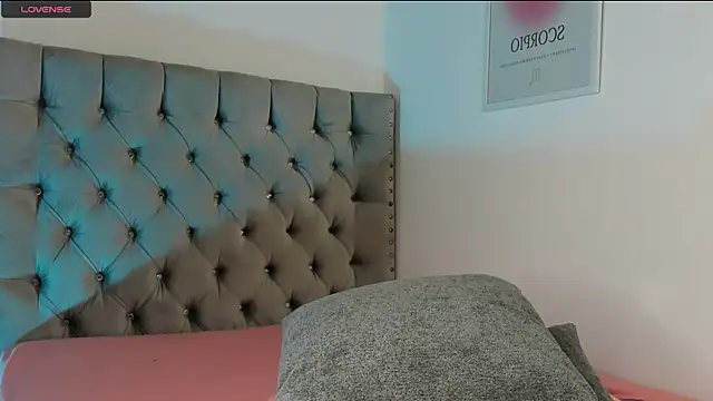 eva cutee  online show from 25, 4, 2026