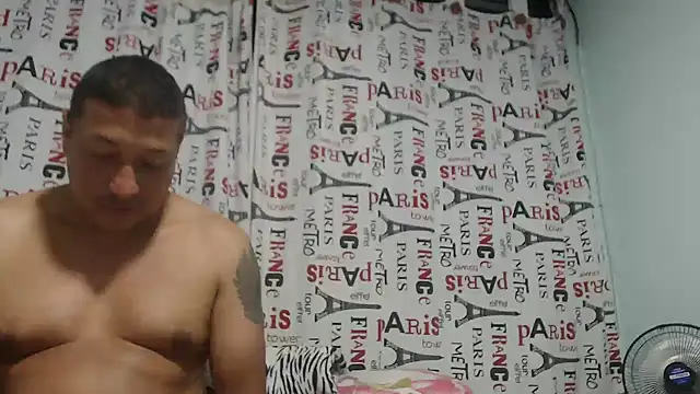 pareja latina2214 online show from 8, 4, 2026