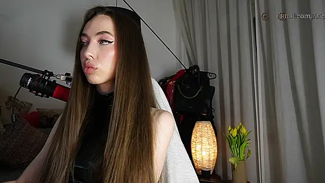 supreme dominatrix online show from 23, 4, 2026