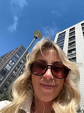 LisaMurr online show from 22, 7, 2026