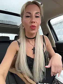 LisaMurr online show from 4, 4, 2026