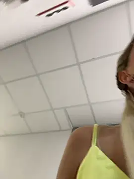 Snapshot of LisaMurr chatting on 3, 6, 2026 LisaMurr online show from 3, 6, 2026