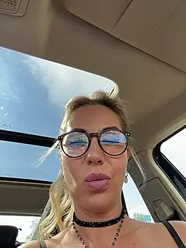 LisaMurr online show from 24, 7, 2026